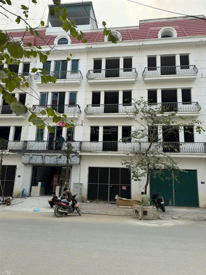 Chính chủ gửi bán liền kề phú lương, dt 80m², 5 tầng, vị trí hiếm, chỉ 18 tỷ,  ngay 0966 367 ***