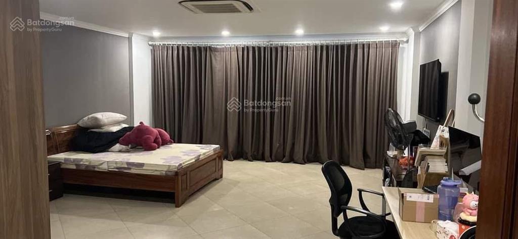 Cần bán nhà phố đội cấn quận ba đình.dt 65m2 x5t , mt8m .3 mặt thoáng ngõ rộng ô tô đỗ cửa