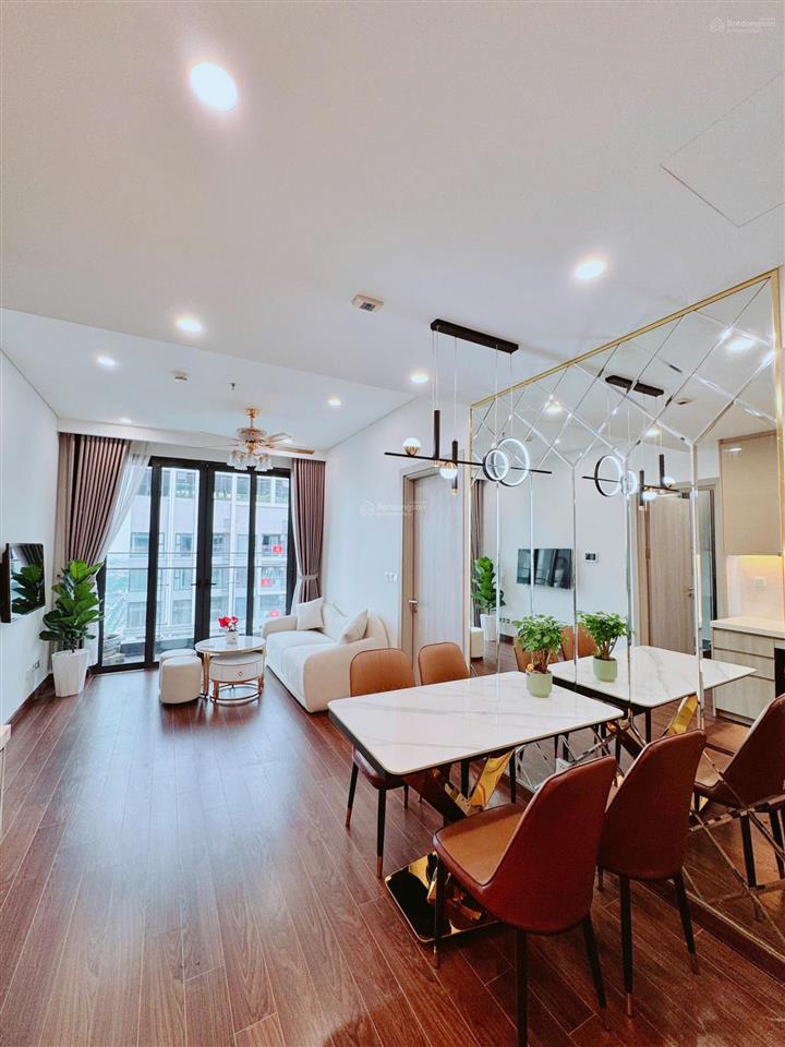 Chính chủ bán căn 2n2vs, 60,5m2, giá 6,55 tỷ tại tòa a masteri west heights, full đồ, sẵn sổ