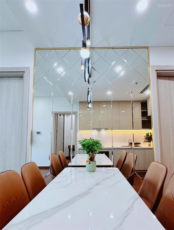 Chính chủ bán căn 2n2vs, 60,5m2, giá 6,55 tỷ tại tòa a masteri west heights, full đồ, sẵn sổ