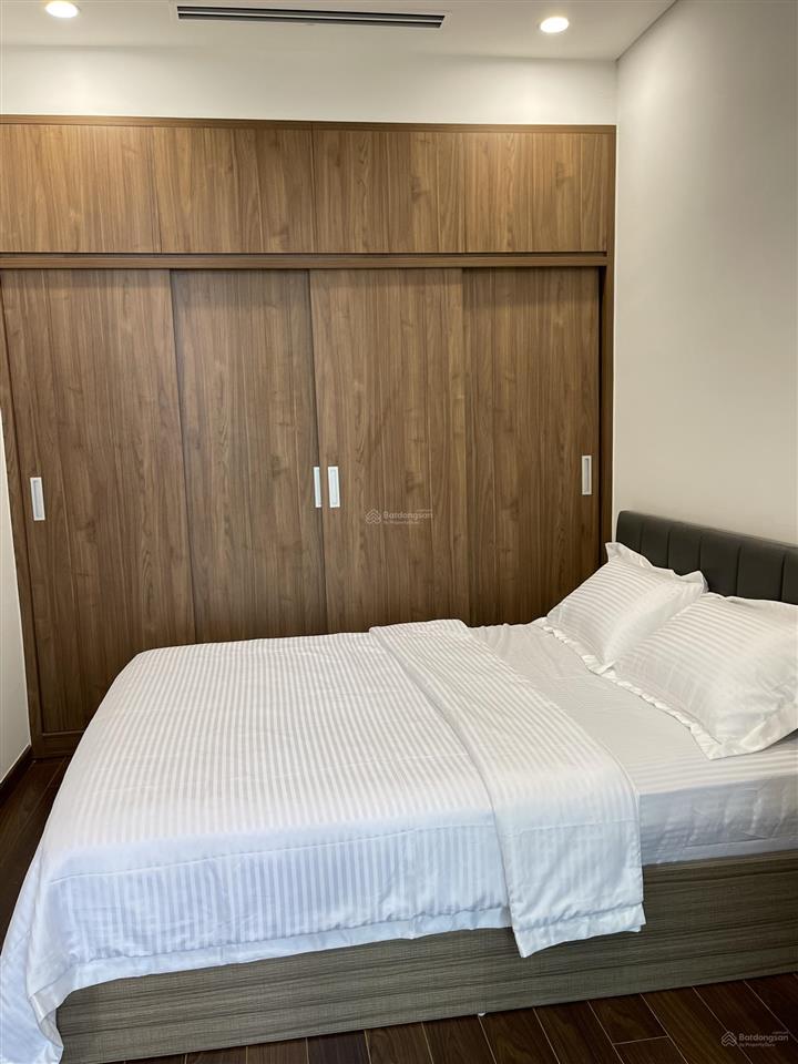 Chính chủ bán căn 2n2vs, 60,5m2, giá 6,55 tỷ tại tòa a masteri west heights, full đồ, sẵn sổ