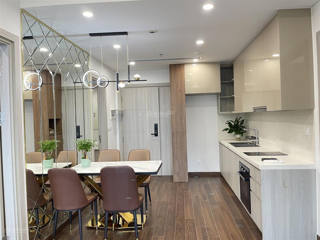 Chính chủ bán căn 2n2vs, 60,5m2, giá 6,55 tỷ tại tòa a masteri west heights, full đồ, sẵn sổ