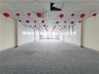 Chính chủ cho thuê vp 135m2 tại trần vỹ