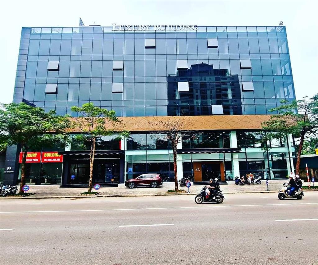 Chính chủ cho thuê mặt bằng làm showroom 450m2 mặt phố võ chí công