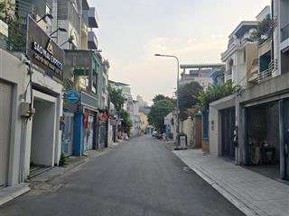 Hẻm 123 huỳnh văn bánh , xây 4 tầng , 5 phòng ngủ, xây 1 trệt 3 lầu, nhà còn mới ở ngay, hơn 4 tỷ