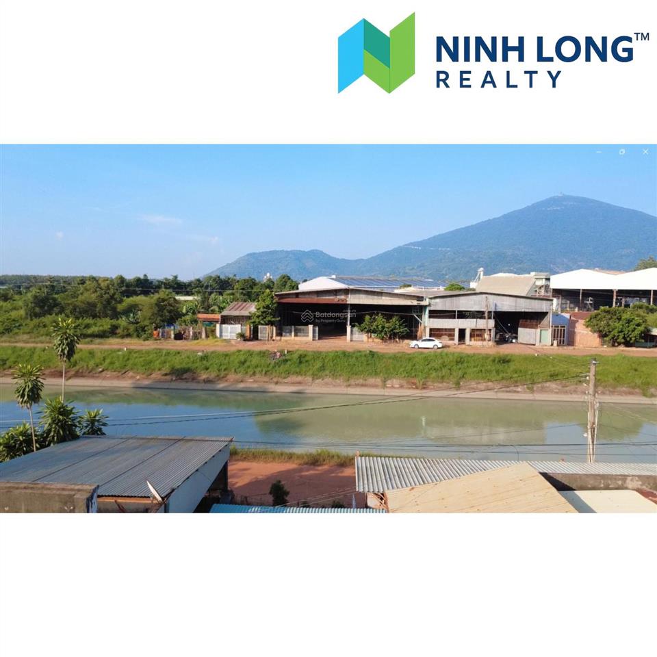 Siêu phẩm hiếm có nhà xưởng/nhà kho thế đất phong thủy tựa núi, nhìn ra sông