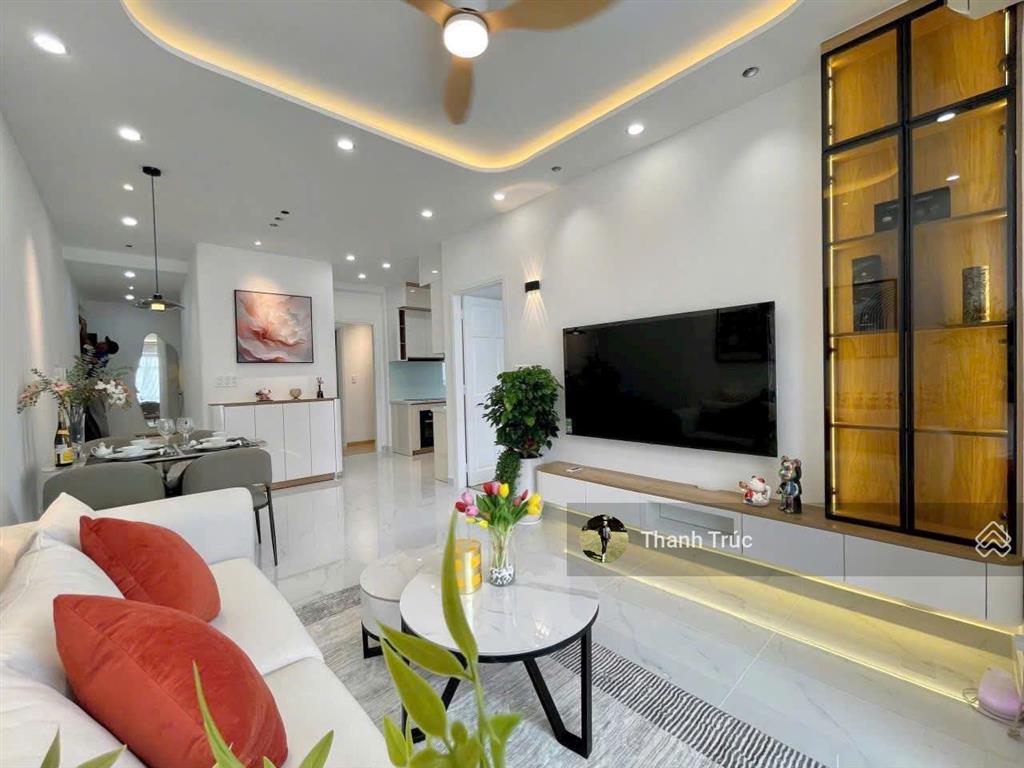Chủ nhà cần bán gấp cc sky garden 3 q7 dt 70m2 2pn,2wc gía 1,72 tỷ