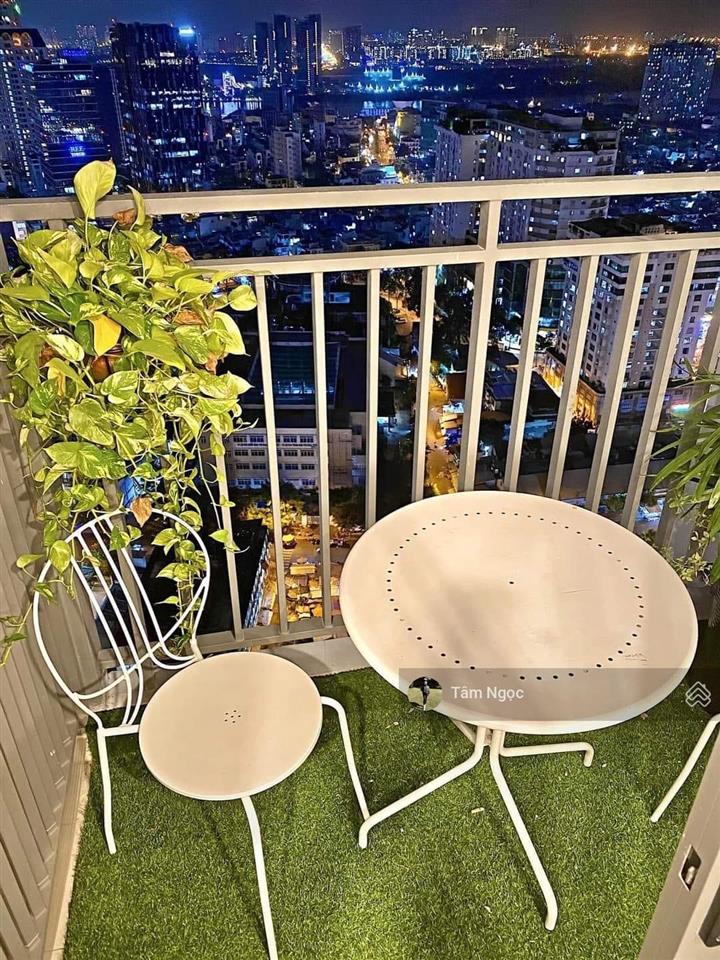 Chủ nhà kẹt tiền cần bán gấp cc river gate q4  74m2  2pn, 2wc  giá 1 tỷ 910