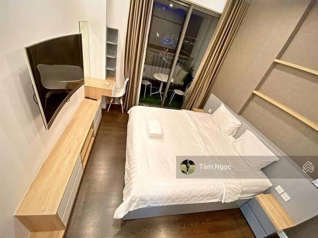 Chủ nhà kẹt tiền cần bán gấp cc river gate q4  74m2  2pn, 2wc  giá 1 tỷ 910