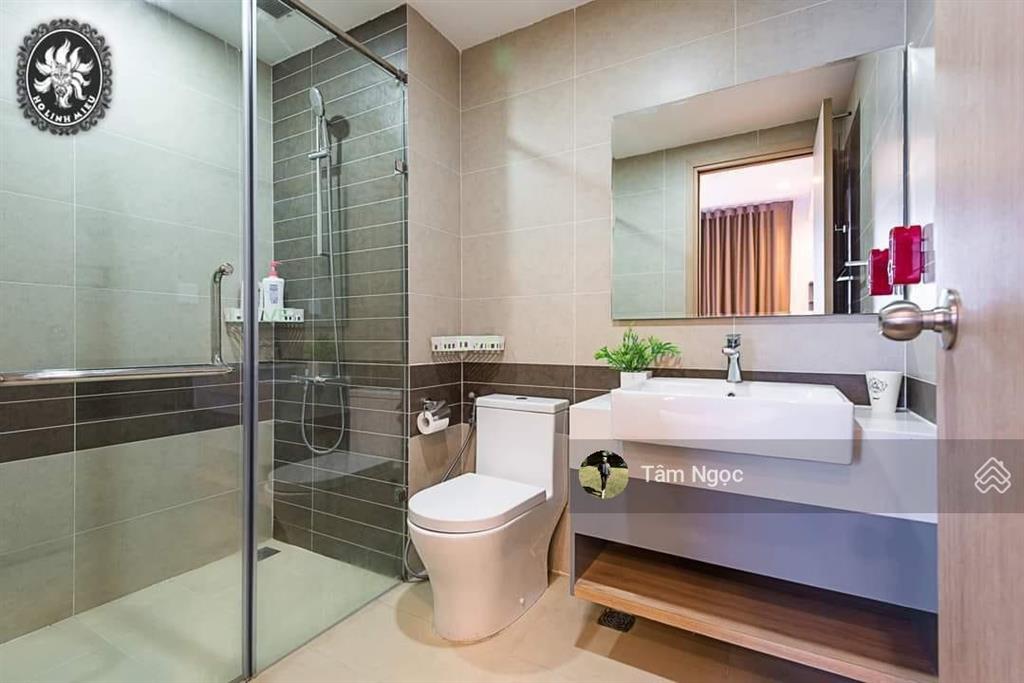 Chủ nhà kẹt tiền cần bán gấp cc river gate q4  74m2  2pn, 2wc  giá 1 tỷ 910