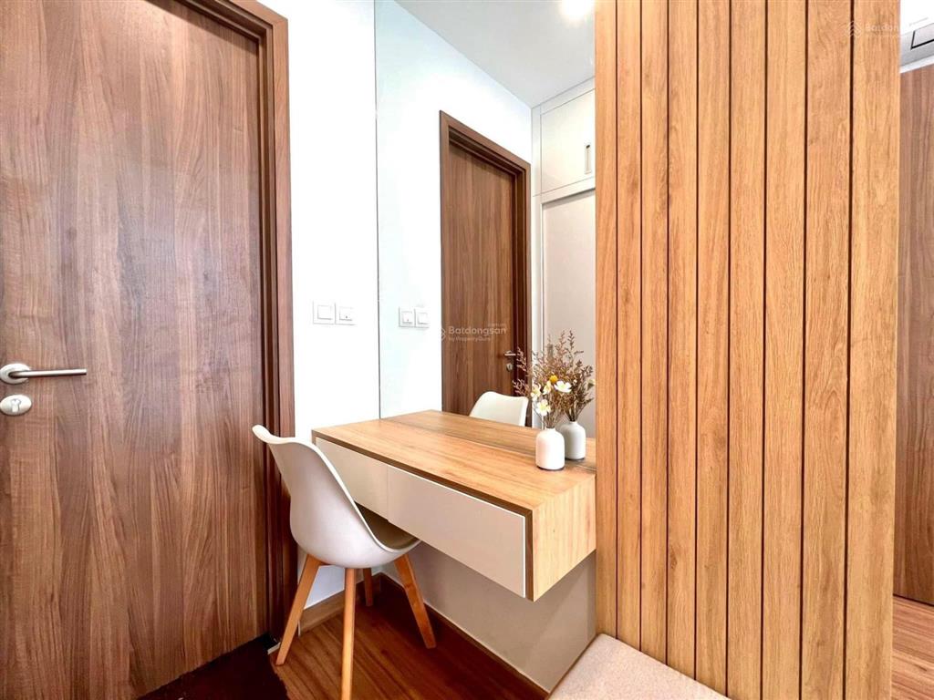 Chủ nhà cần bán gấp cc eco green sg q7  75m2  2pn, 2wc  giá 2 tỷ 310