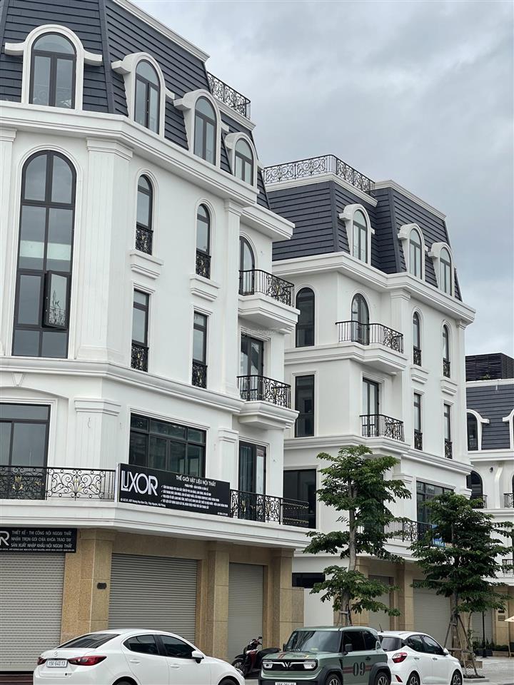 Độc bản! căn góc view công viên  xẻ khe  chiết khấu khủng 20%!