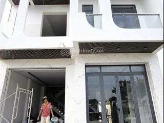 Hạ giá bán ngay hồ văn cống  tp. thủ dầu một giá chỉ đầu 2ty, chính chủ còn thương lượng