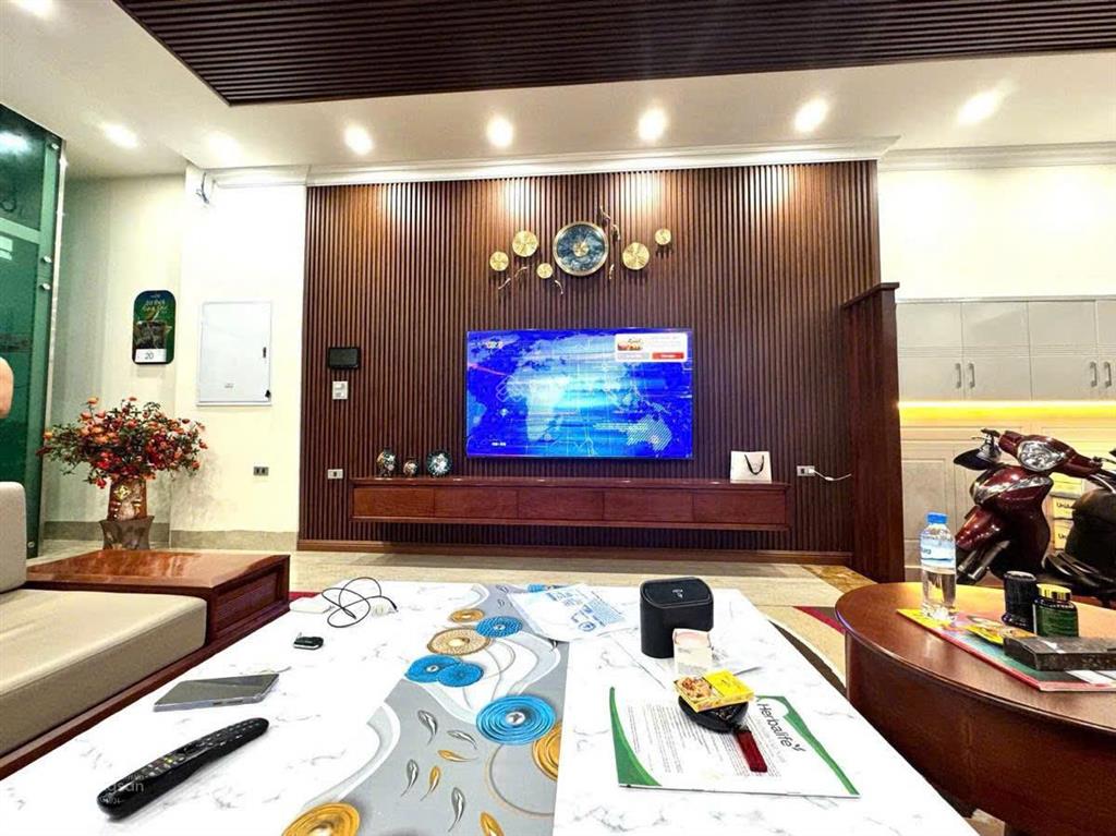 Bán nhà phân lô hoàng cầu đống đa 75m2x4t cực đẹp, mặt tiền 8m vài bước ra mặt phố chỉ hơn 24 tỷ