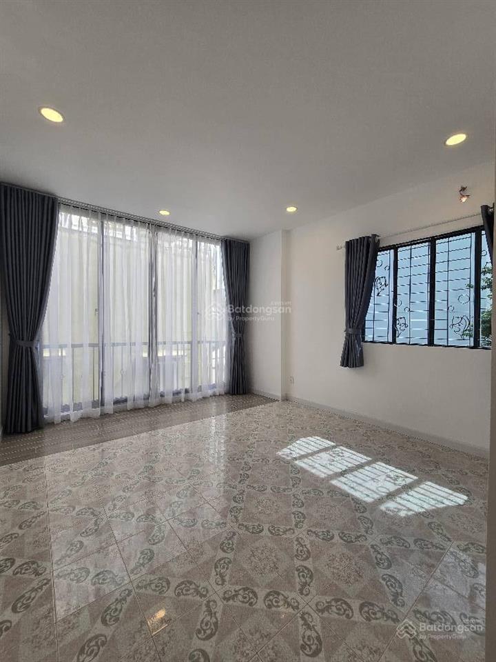 Siêu vị trí cung đường thời trang  ngay lê văn sỹ  4x12m  4 tầng