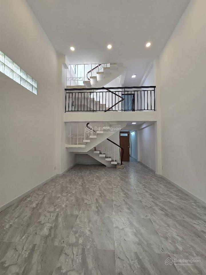 Siêu vị trí cung đường thời trang  ngay lê văn sỹ  4x12m  4 tầng