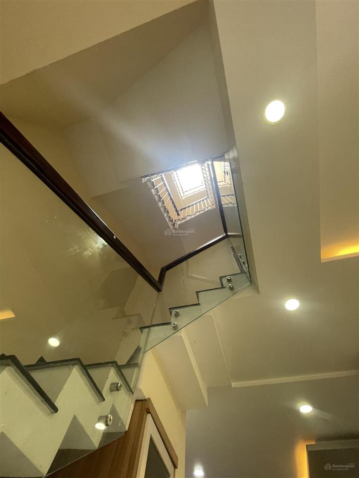 80m2 có dòng tiền 49triệu/tháng xe hơi tới cửa chủ ngộp bán gâp 9.5 tỷ