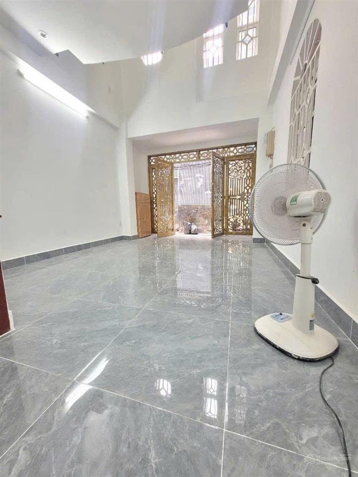 Bán nhà gần chợ cây quéo p.5 phú nhuận cách 1 căn ra mặt tiền, 110m2 dtsd, 4pn chủ gấp trong tuần