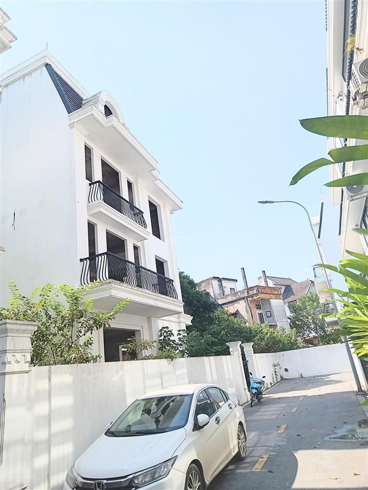 Nhà biệt thự liền kề nam đuống tổng diện tích 175m2 mặt tiền góc 21m, diện tích nhà 50m2 23tỷ