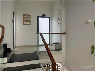 Cho thuê nhà 3 tầng vị trí kinh doanh, đầu đường bùi trang chước