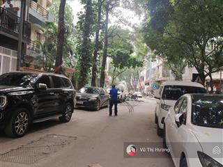 Nhà đẹp hoàng quốc việt, phân lô, vỉa hè rộng, 3 ô tô tránh, kinh doanh, thang máy