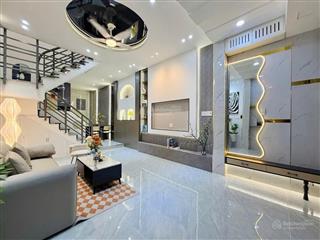 Ngang 5.6m hiếm  hxh 5m huỳnh văn bánh, p.11 phú nhuận  63m2  6.4 tỷ  3 tầng full nội thất