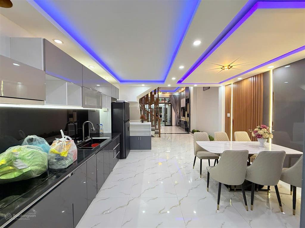 Hẻm xe tải nơ trang long, p.13  dt lớn 81m2  4.5x18  4 tầng, thiết kế lệch tầng  chỉ 9.15 tỷ tl