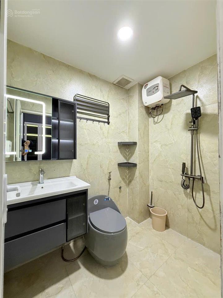 Hẻm xe tải nơ trang long, p.13  dt lớn 81m2  4.5x18  4 tầng, thiết kế lệch tầng  chỉ 9.15 tỷ tl