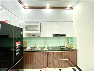 Bán nhà ngõ 814 đường láng, nhà siêu đẹp, nội thất xịn sò, 40m2, nhỉnh 10 t.ỷ