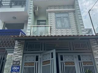 Mtdg lê niệm tân phú ngang4 nở hậu 9m tổng dt 110m2 nhà 1trệt 2lầu +st mới đẹp vào ở ngay