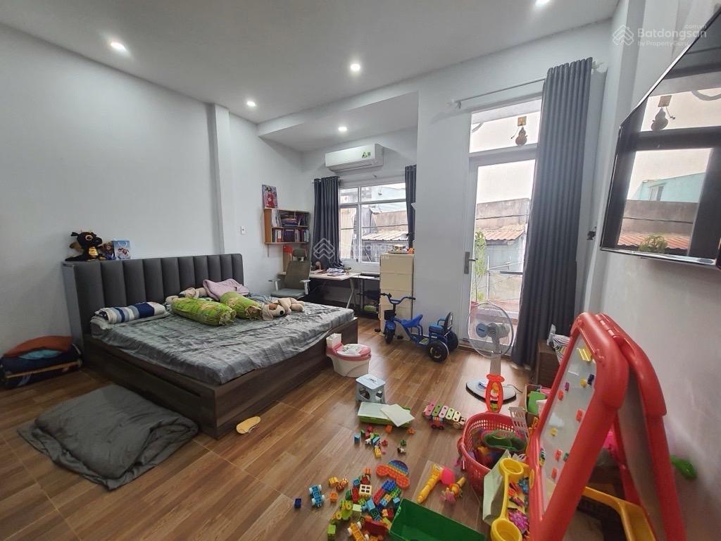 Nhà hẻm xe hơi tám danh quận 4,3x15 nhỉnh 7tỷ