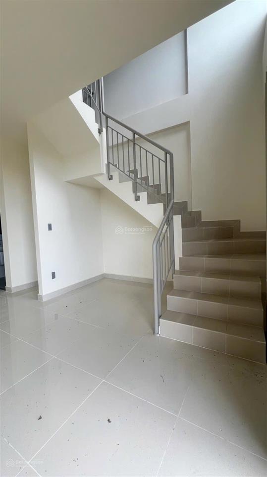 Cho thuê shophouse ehome mặt tiền block a1  b1, waterpoint 7tr
