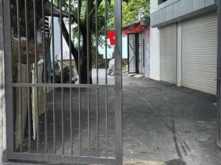 Hiếm có trong tầm giá  nhà đẹp trung tâm long biên  ngõ chính phố bát khối  3 pn  giá 4.6x tỷ.