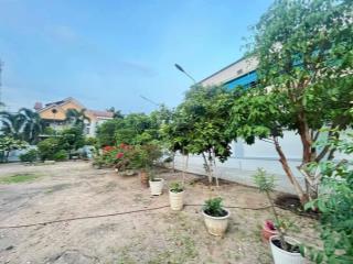 Bán đất chdv dt 270m2 chỉ 70tr/m2  dòng tiền 200tr/th ngay mặt tiền đường khu himlam hoàng diệu 2