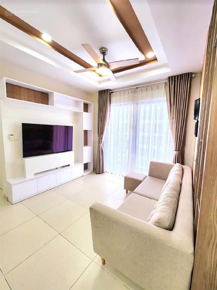 Bán căn hộ cc screc quận 3, 2 phòng ngủ, dt 81m2, giá 6 tỷ 8 view đông nam nắng nhẹ, mát quanh năm