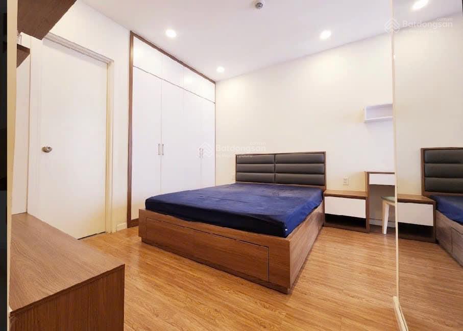 Bán căn hộ cc screc quận 3, 2 phòng ngủ, dt 81m2, giá 6 tỷ 8 view đông nam nắng nhẹ, mát quanh năm