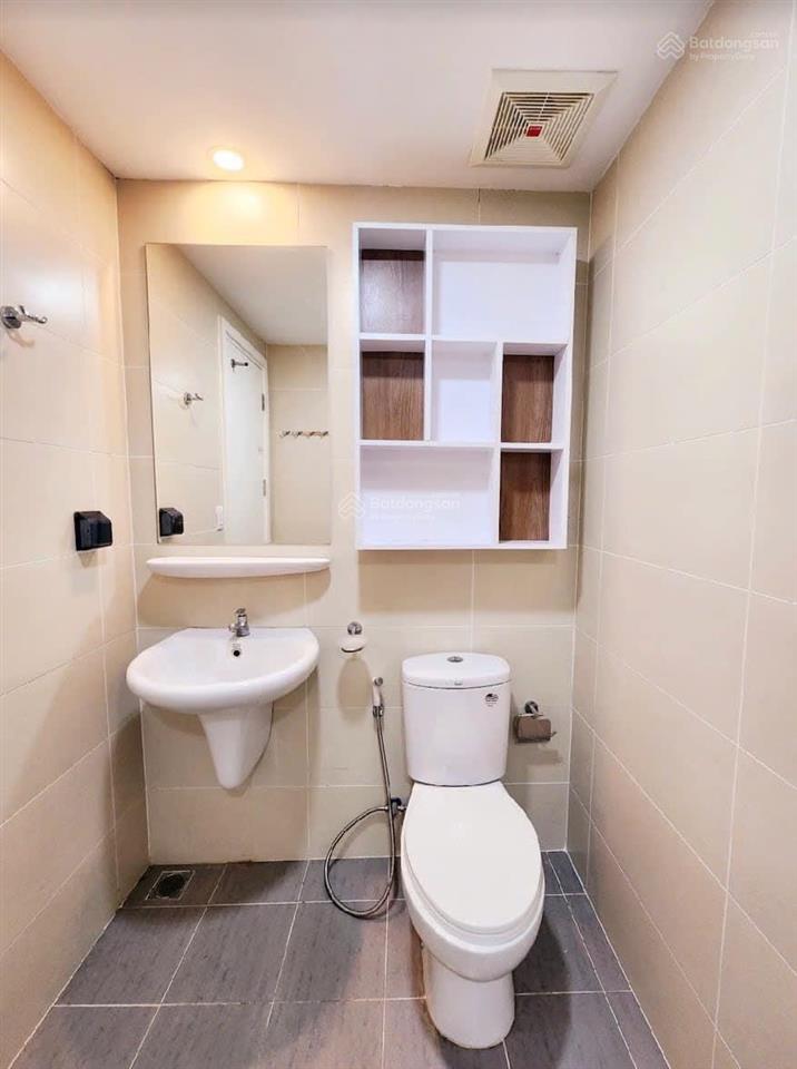 Bán căn hộ cc screc quận 3, 2 phòng ngủ, dt 81m2, giá 6 tỷ 8 view đông nam nắng nhẹ, mát quanh năm