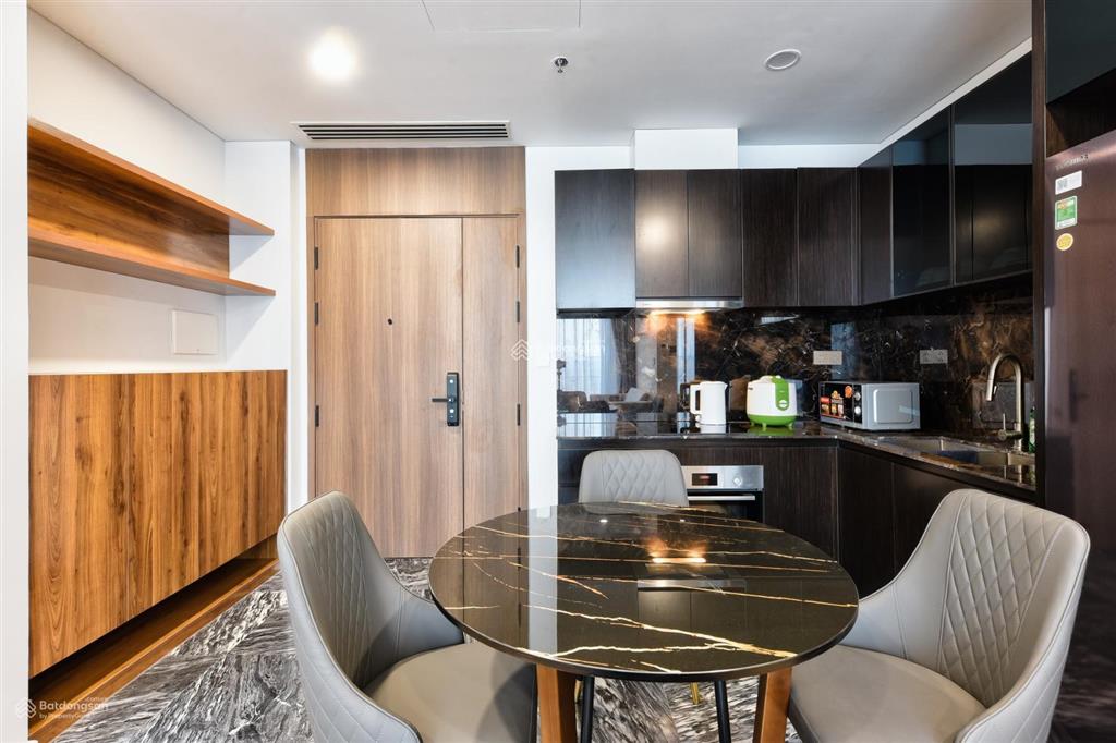 Cho thuê cc 2pn 2wc giá ưu đãi tại oriental plaza 10 triệu, 83m2, tân phú, hcm