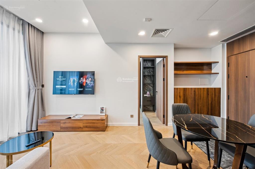 Cho thuê cc 2pn 2wc giá ưu đãi tại oriental plaza 10 triệu, 83m2, tân phú, hcm