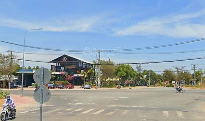 Chủ kẹt tiền cần bán lô đất vàng trục vào cổng vinhomes  đối diện metro. giá rẻ để đầu tư