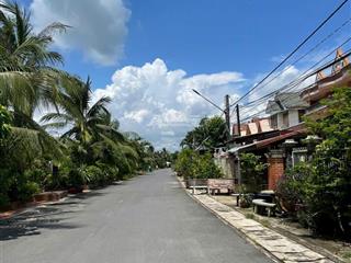Bán đất ở đô thị 250m2 trung tâm thị xã trảng bàng, giá 800 triệu sổ hồng riêng dân cư đông đúc