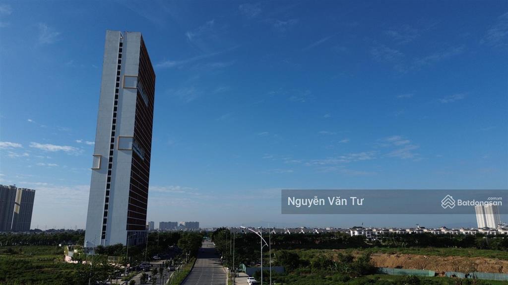 Nhỉnh 9 tỷ! bán gấp đất 2 mặt thoáng ôtô chạy vòng quanh ngay ngã tư vạn phúc hàng xóm louis city