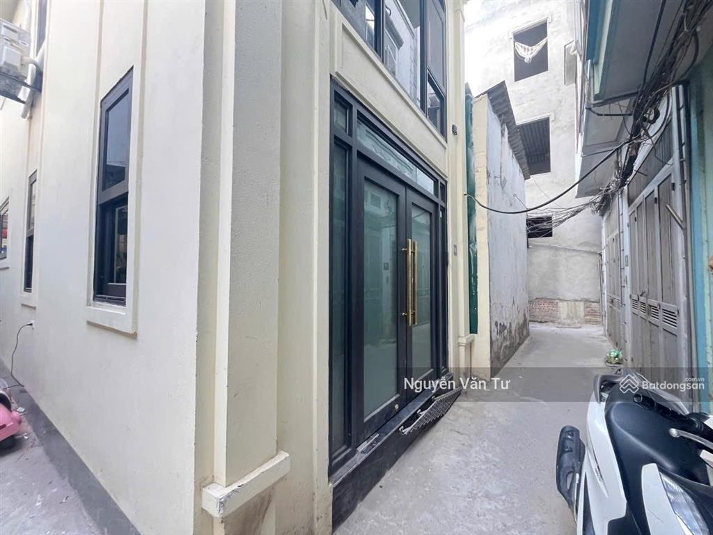 Nhỉnh 10 tỷ! bán nhà thang máy dòng tiền ngay cầu đen cuối đường bà triệu dt 50m2 mt 4m