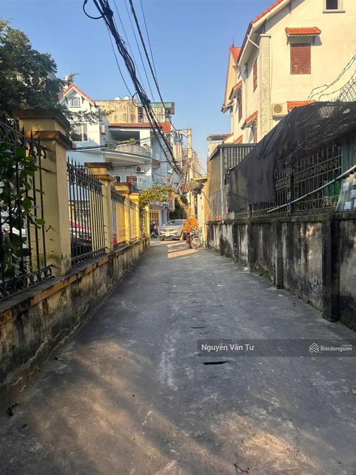 Bán đất cực đẹp tặng nhà cấp 4 ngõ rộng ô tô vào thoải mái ngay kđt ngô thì nhậm giá hơn 10 tỷ