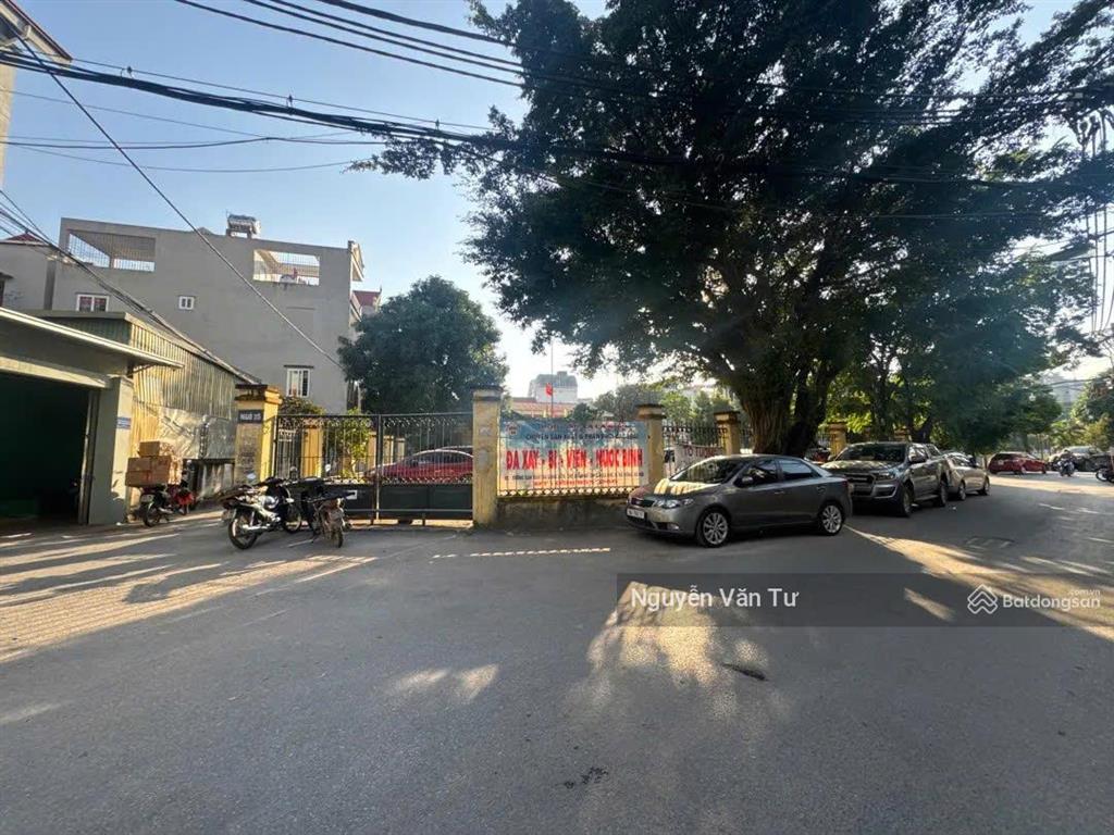 Bán đất cực đẹp tặng nhà cấp 4 ngõ rộng ô tô vào thoải mái ngay kđt ngô thì nhậm giá hơn 10 tỷ