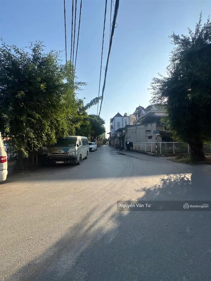 Bán đất cực đẹp tặng nhà cấp 4 ngõ rộng ô tô vào thoải mái ngay kđt ngô thì nhậm giá hơn 10 tỷ