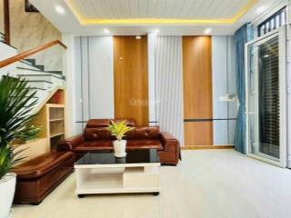 Gia đình cần bán gấp nhà đường 5m hoa sứ , phường 7 , phú nhuận . giá 2,55 tỷ/55m2