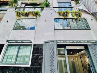 Chuyển công tác bán nhà đường lê tự tàip4phú nhuận .giá 3ty1/70m2 gần chợ nguyễn đình chiểu,