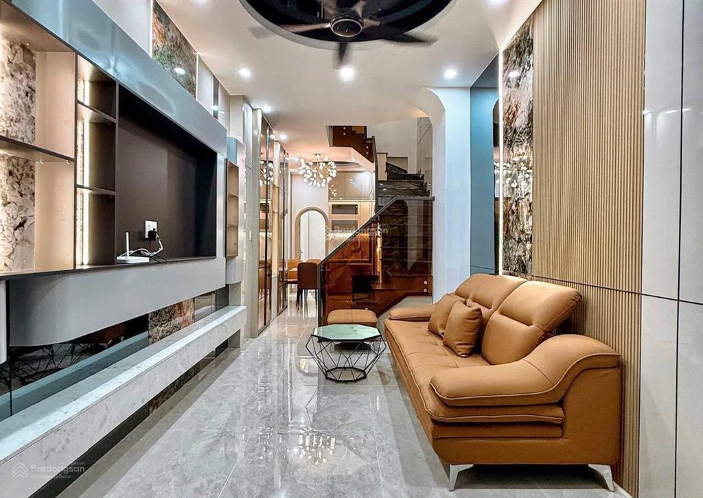 Cô loan cần tiền xoay vốn kinh doanh bán gấp nhà phạm văn hai, p3, tân bình. dt 52,3m2, shr