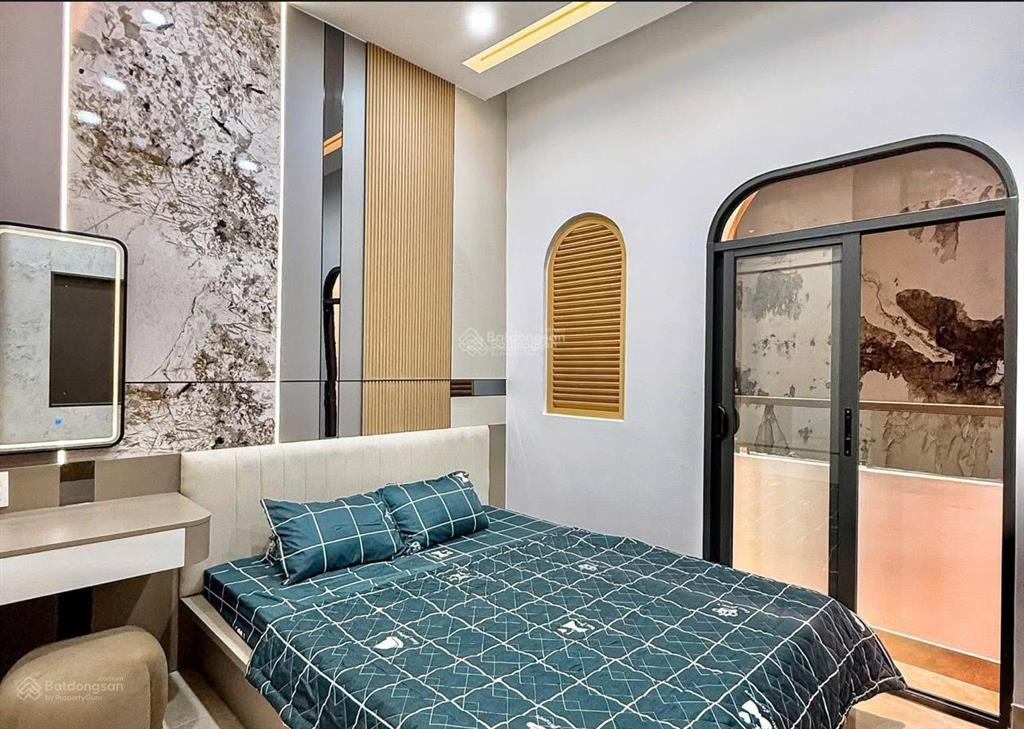 Cô loan cần tiền xoay vốn kinh doanh bán gấp nhà phạm văn hai, p3, tân bình. dt 52,3m2, shr